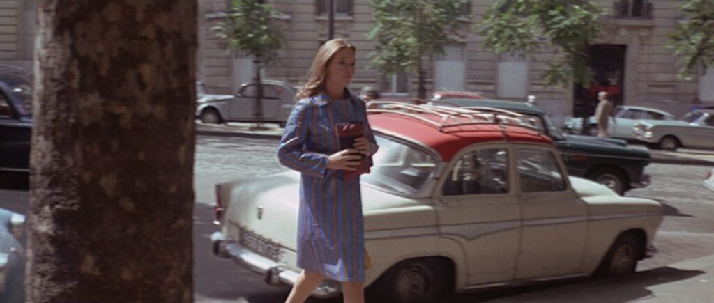 2 or 3 Things I Know About Her - Jean-Luc Godard - Marina Vlady - Juliette Jeanson - walk
