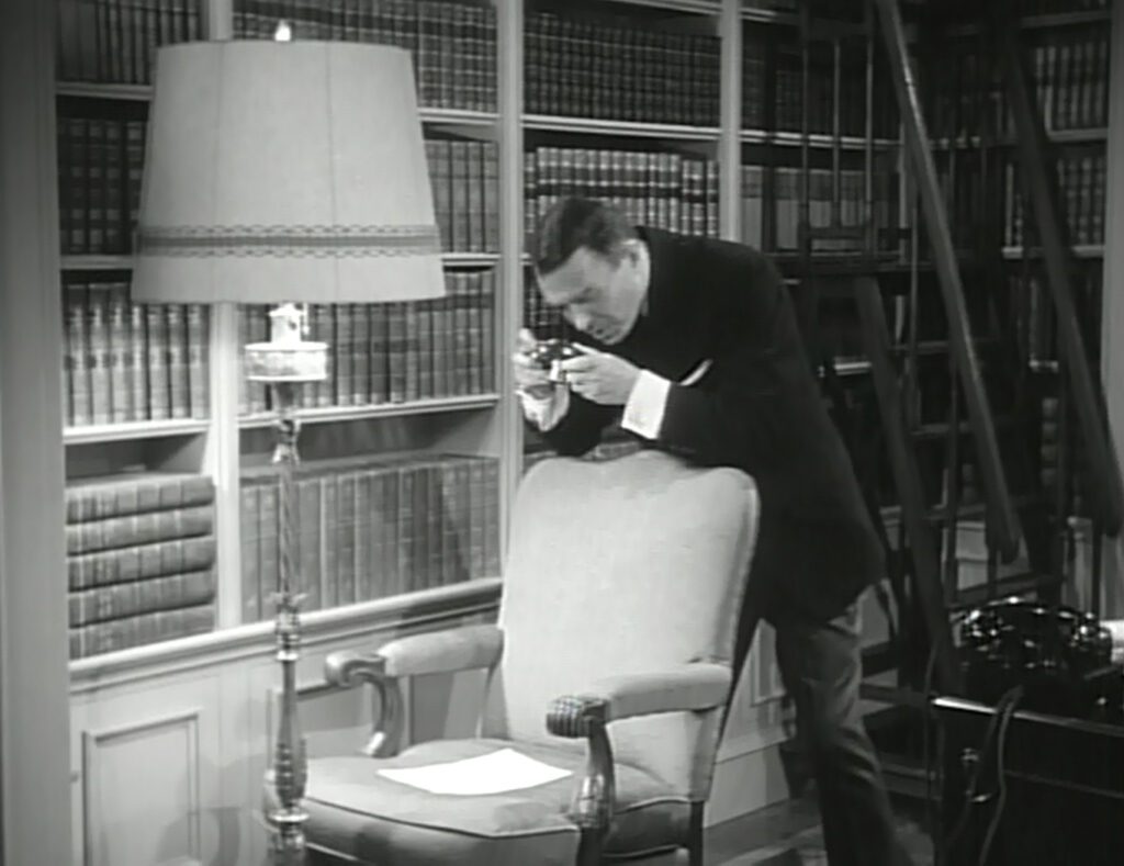 5 Fingers - Five Fingers - Joseph Mankiewicz - James Mason - Ulysses Diello - spying - photographing - secret documents