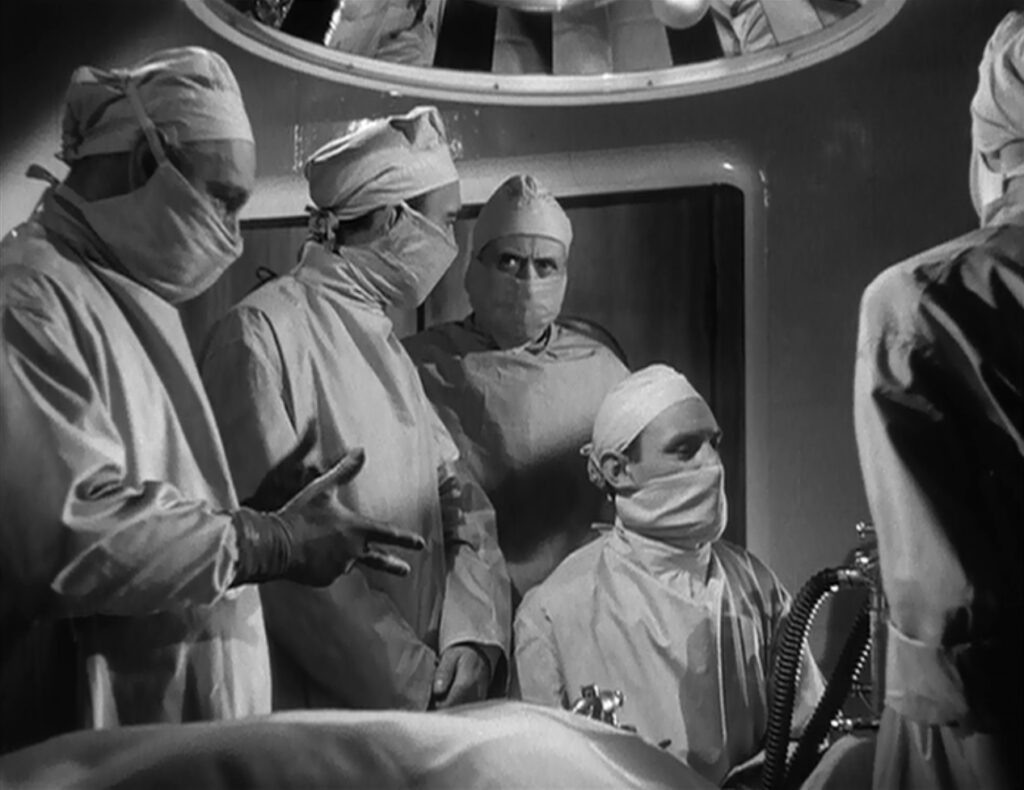 Green for Danger - Sidney Gilliat - operating room - masks - surgery