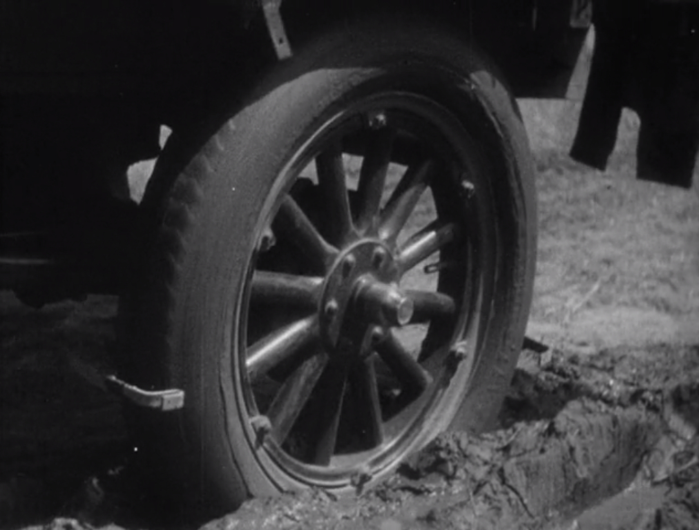 I Was Born, But... - Yasujiro Ozu - opening - tire - wheel
