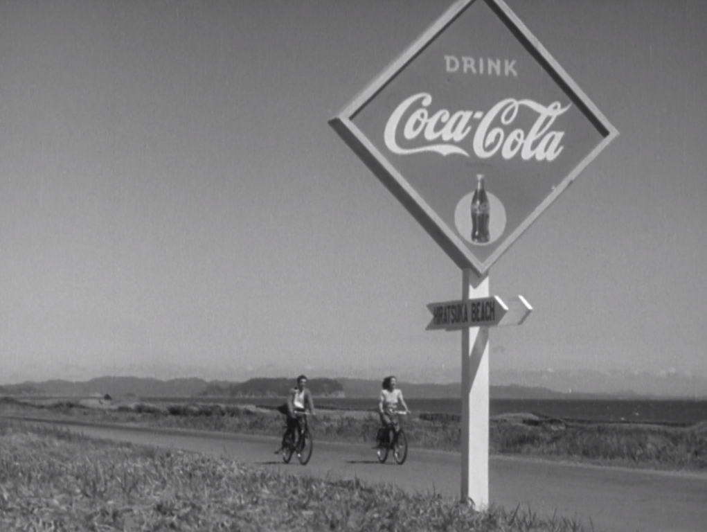 Late Spring - Yasujiro Ozu - Coca-Cola sign - bicycles - Hattori - Noriko - Setsuko Hara