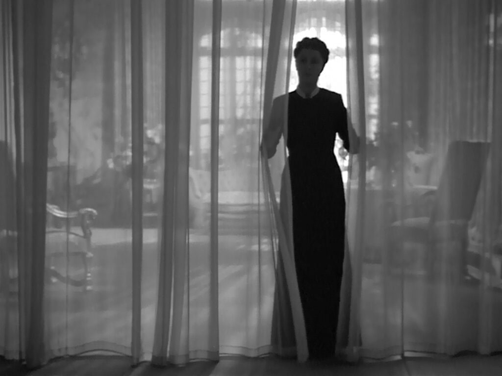 Rebecca - Alfred Hitchcock - Judith Anderson - Mrs. Danvers - curtain - bedroom - Manderley