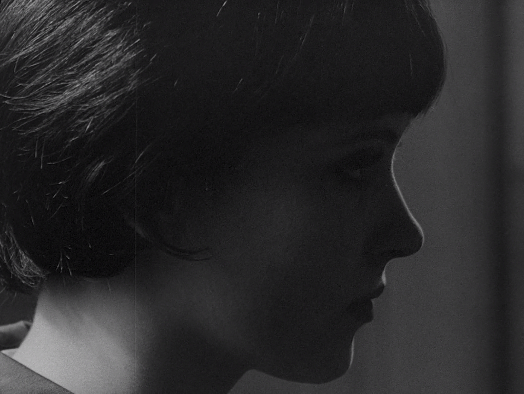 Vivre sa vie - Jean-Luc Godard - Anna Karina - Nana - right profile