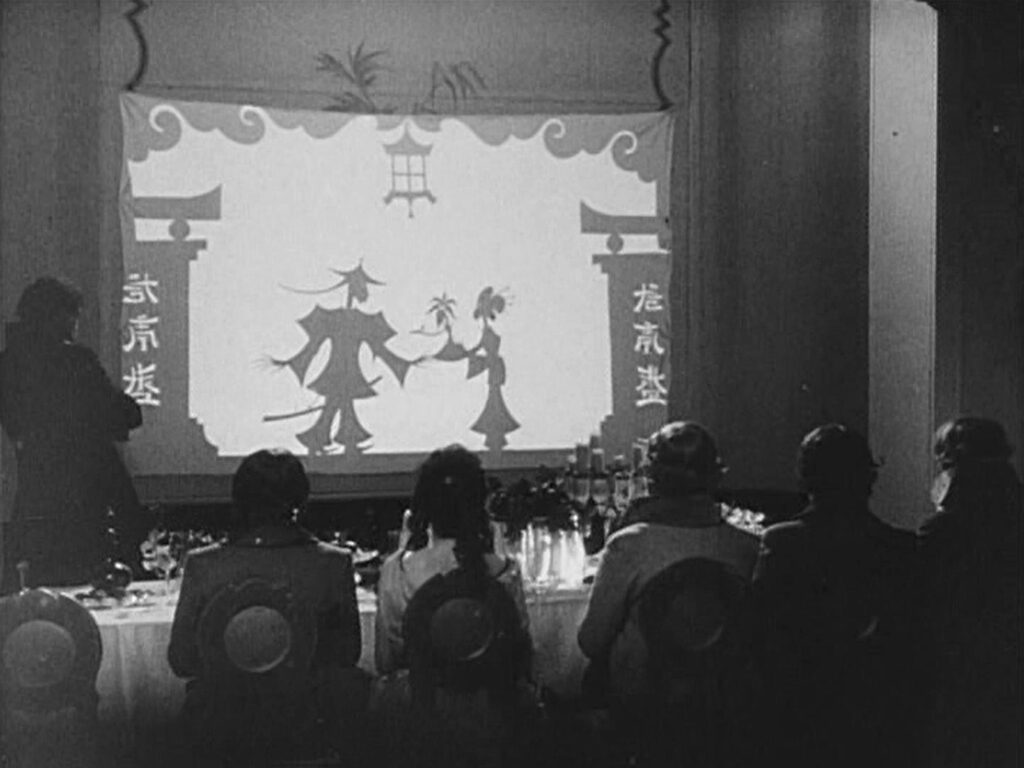 Warning Shadows - Schatten - Arthur Robison - Chinese shadow puppet show - screen