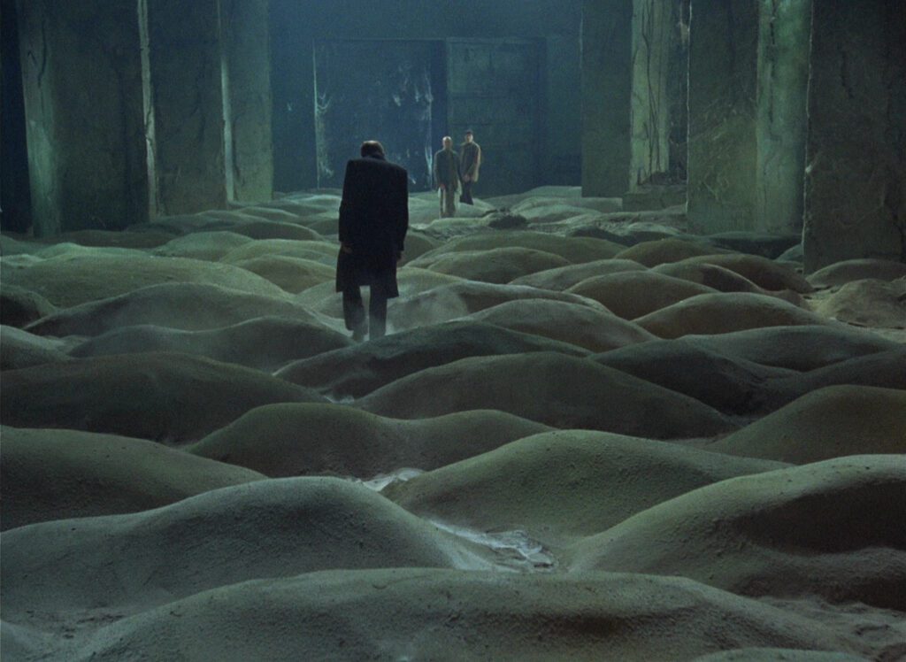 Stalker - Andrei Tarkovsky - Professor - Writer - Nikolai Grinko - Anatoly Solonitsyn - Alexander Kaidanovsky - mounds - dust