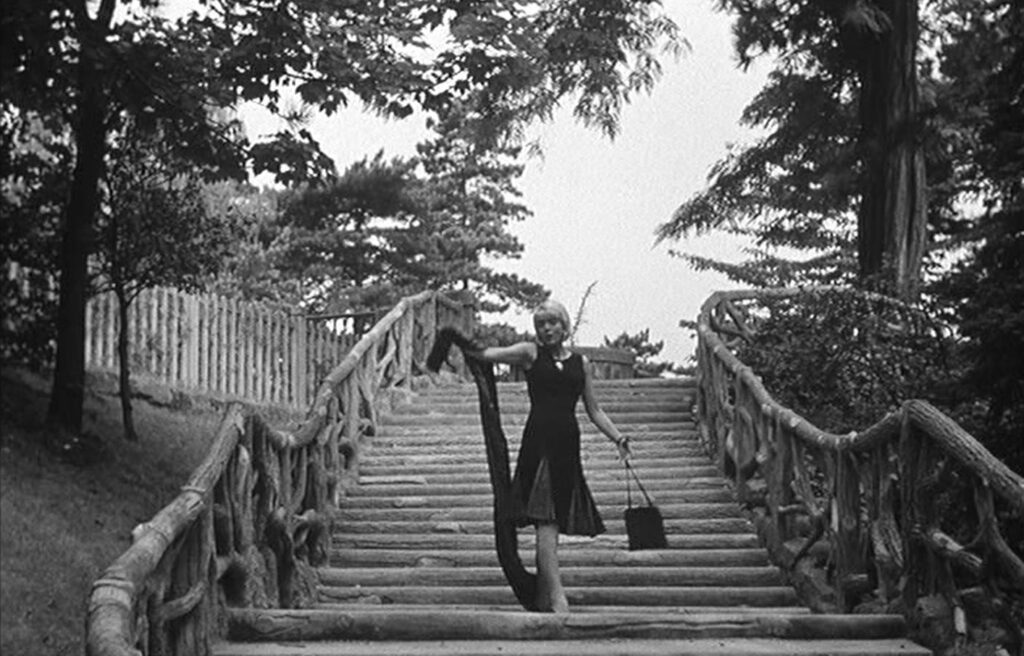 Cléo from 5 to 7 - Cléo de 5 à 7 - Agnès Varda - Corinne Marchand - Parc Montsouris - stairs - dance