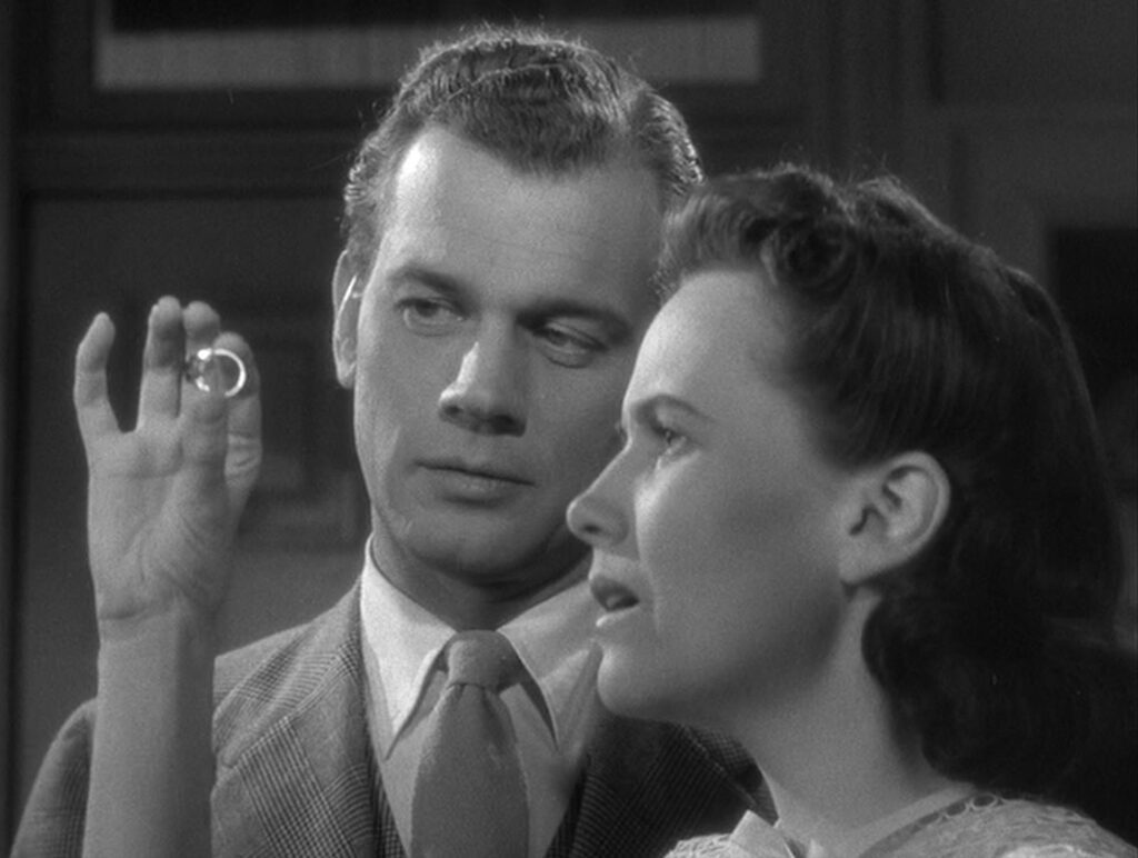 Shadow of a Doubt - Alfred Hitchcock - Charlie - Joseph Cotten - Teresa Wright - ring