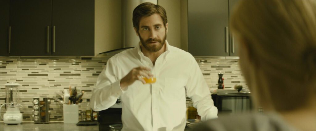 Enemy - Denis Villeneuve - Jake Gyllenhaal - Sarah Gadon - Anthony Claire - Helen Claire - kitchen - orange juice