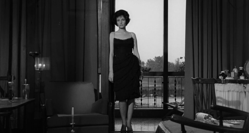 La notte - Michelangelo Antonioni - Monica Vitti - Valentina Gherardini - curtains - window - daybreak