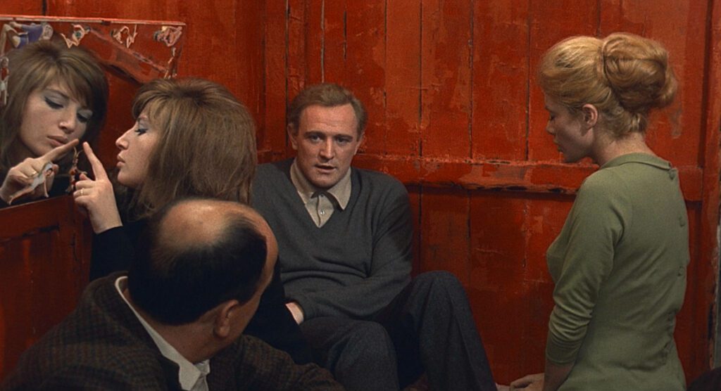 Red Desert - Il deserto rosso - Michelangelo Antonioni - Monica Vitti - Aldo Grotti - Richard Harris - Giuliana - Max - Corrado Zeller - Mili - red walls - shack - cabin