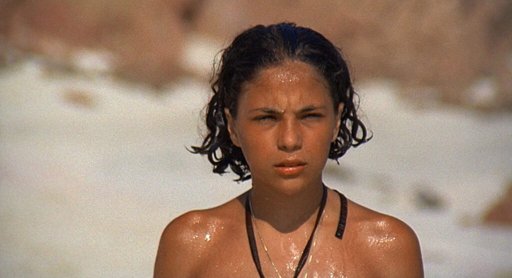 Red Desert - Il deserto rosso - Michelangelo Antonioni - Emanuela Pala Carboni - pink beach - girl - story