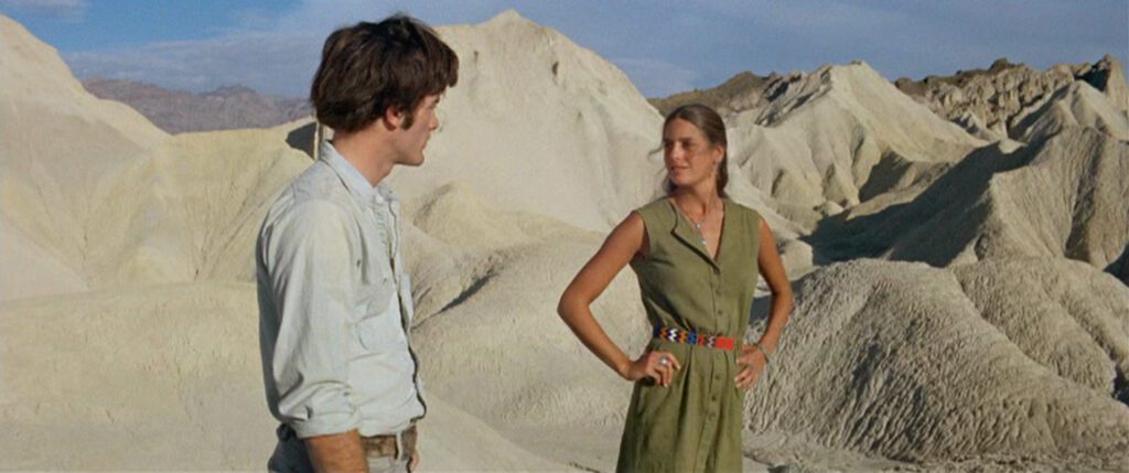 Zabriskie Point - Michelangelo Antonioni - Mark Frechette - Daria Halprin - desert