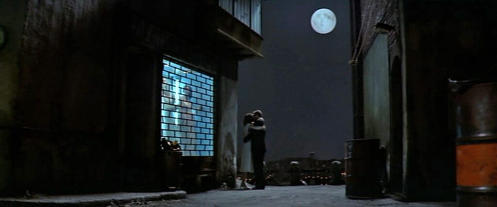 The Moon in the Gutter - La lune dans le caniveau - Jean-Jacques Beineix - Nastassja Kinski - Gérard Depardieu - Loretta Channing - Gérard Delmas - Marseille