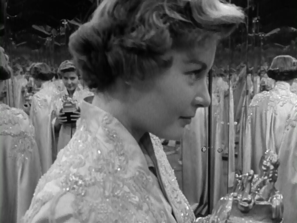 All About Eve - Joseph Mankiewicz - Barbara Bates - Phoebe - mirror - ending - Sarah Siddons Award