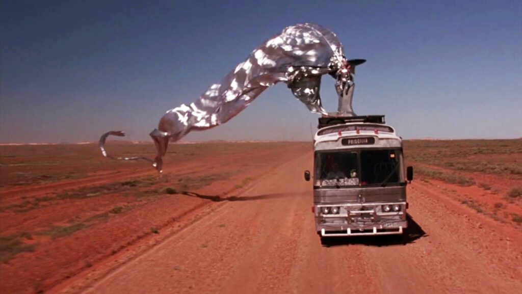 The Adventures of Priscilla Queen of the Desert - Stephan Elliott - Guy Pearce - Felicia - bus - silver costume - La Traviata