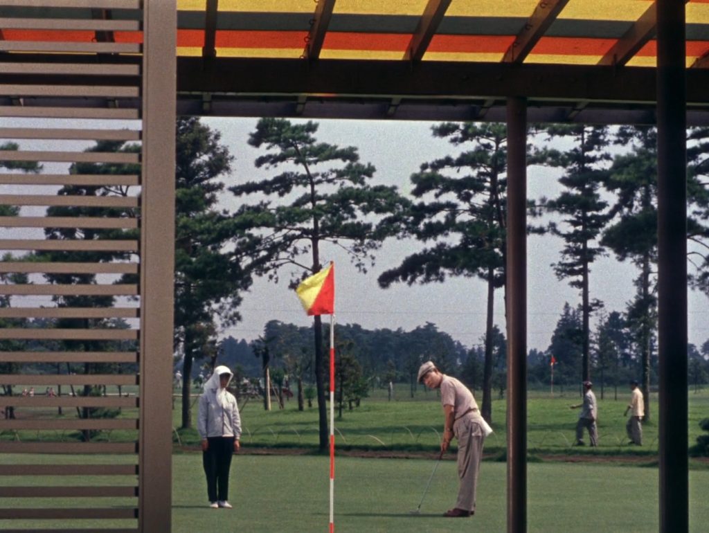 equinox-flower-1-26-43 Equinox Flower - Higanbana - Yasujiro Ozu - Shin Saburi - Wataru Hirayama - golf