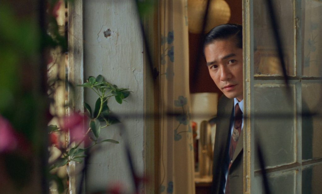 In the Mood for Love - Fa yeung nin wah - Wong Kar-Wai - Tony Leung - Chow Mo-Wan - window