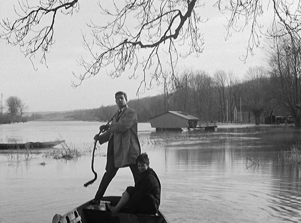 histoire-d-eau-10-25 A Story of Water - Une histoire d'eau - François Truffaut - Jean-Luc Godard - Jean-Claude Brialy - Caroline Dim - rowboat