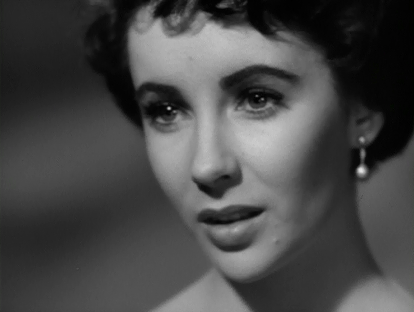 place-in-the-sun-0-28-16 A Place in the Sun - George Stevens - Elizabeth Taylor - Angela Vickers - close-up