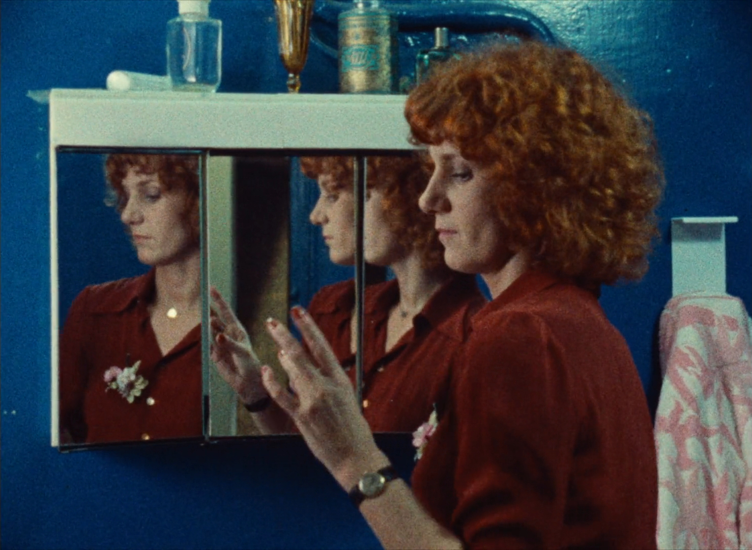 celine-and-julie-go-boating-0-38-17 Céline and Julie Go Boating - Céline et Julie vont en bateau - Jacques Rivette - Dominique Labourier - mirror