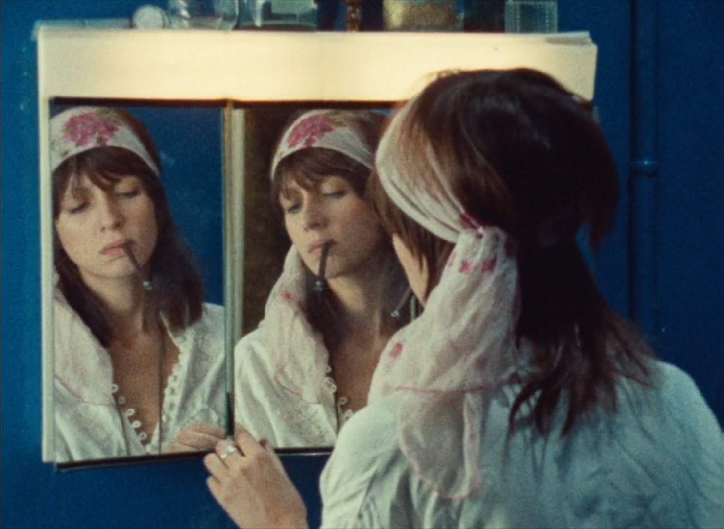 celine-and-julie-go-boating-1-19-39 Céline and Julie Go Boating - Céline et Julie vont en bateau - Jacques Rivette - Juliet Berto - mirror
