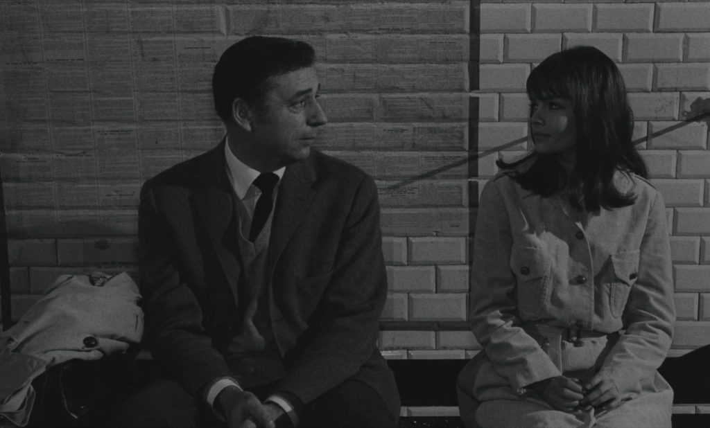 The War Is Over - La guerre est finie - Alain Resnais - Yves Montand - Geneviève Bujold - Diego Mora - Nadine Sallanches - subway