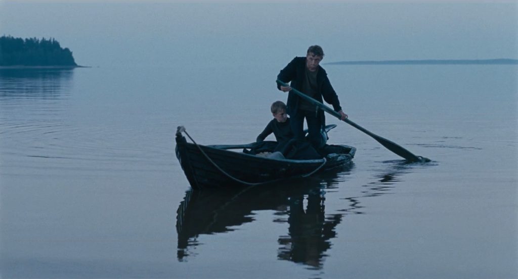 The Return - Vozvrashcheniye - Andrey Zvyagintsev - Ivan Dobronravov - Vladimir Garin - boat - lake