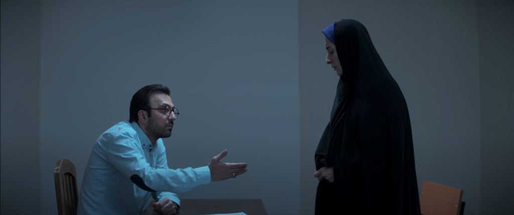 The Seed of the Sacred Fig - Dane-ye anjir-e ma'abed - Mohammad Rasoulof - Soheila Golestani - Alireza - Najmeh - interrogation