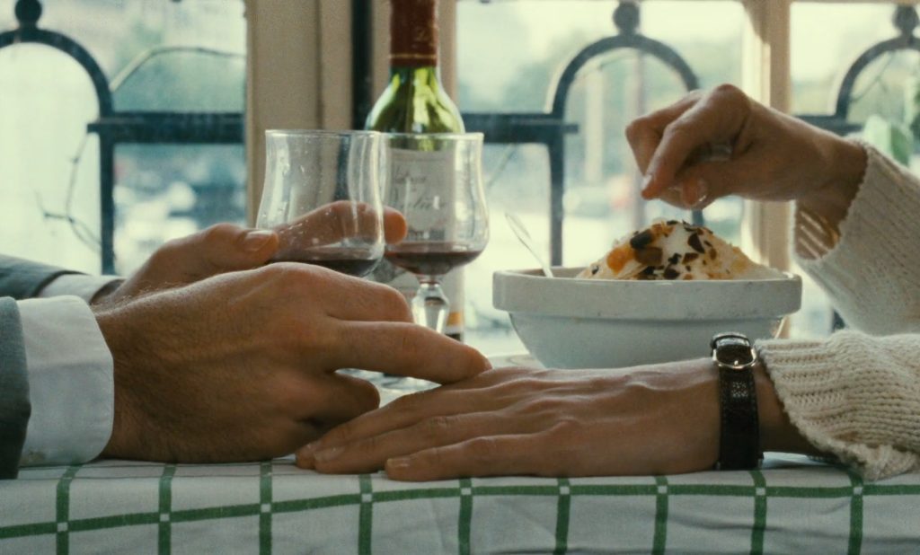Betty - Claude Chabrol - Yves Lambrecht - Marie Trintignant - Guy - restaurant - hands