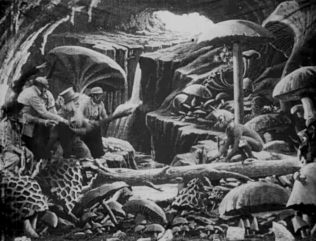 A Trip to the Moon - Le voyage dans la lune - Georges Méliès - mushroom forest - Selenite