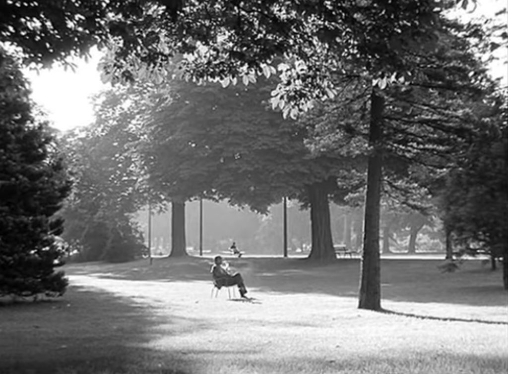 man-who-sleeps-0-24-17 The Man Who Sleeps - Un homme qui dort - Bernard Queysanne - Jacques Spiesser - Jardin du Luxembourg